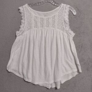 GAP white lacey top, size med